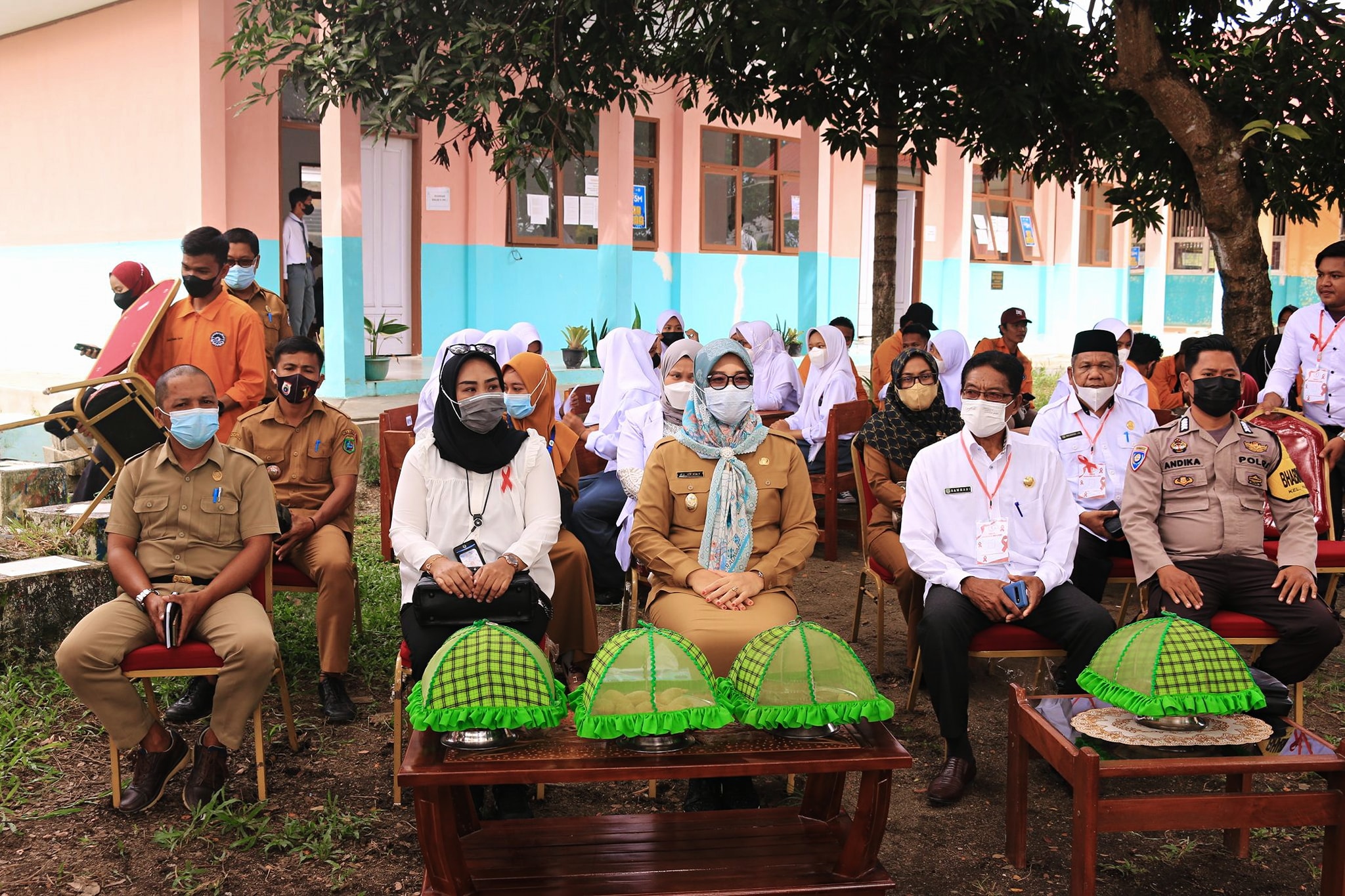 Wabup Pasangkayu Didampingi Kadis Kesehatan dan Kadis Kominfopers Hadiri Sosialisasi KPA di SMAN 1